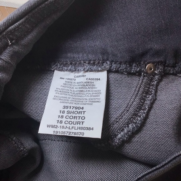 Lee Women’s Gray Sculpting Slim Fit Slim Leg Pull-On Jeans Size 18S- Irregular - Picture 8 of 12